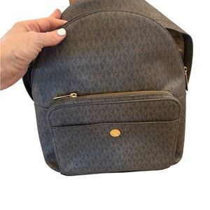 Michael Kors Maisie 2-in-1 Signature Logo Backpack + Clutch – Brown/Acorn